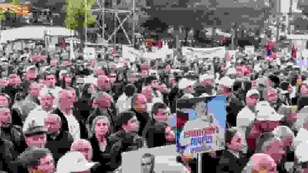 معترضان ارمنستان خواستار آزادی میلیاردر منتقد دولت شدند