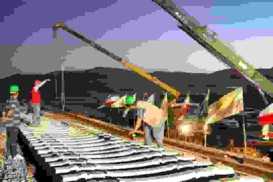 ریل‌گذاری راه‌آهن کرمانشاه-خسروی آغاز شد