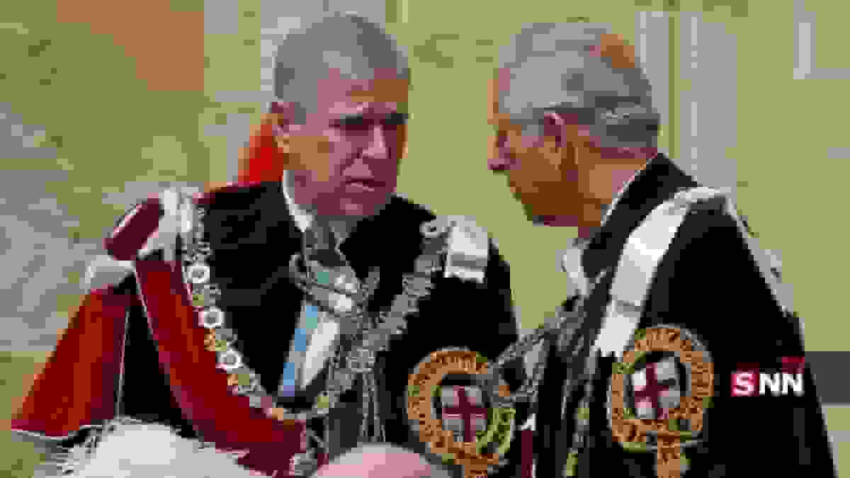 برادر شاه انگلیس از نشان‌های افتخار نظامی نیز محروم می‌شود