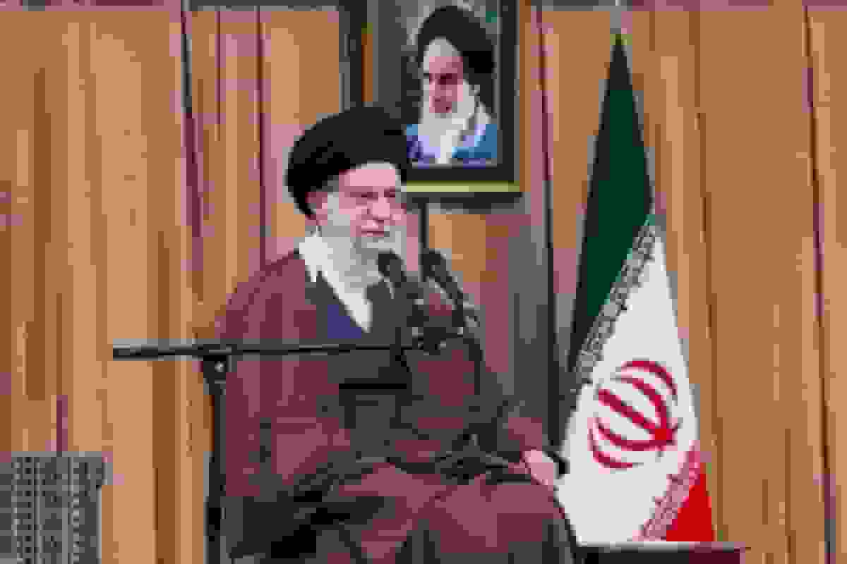 رهبر انقلاب: اختلاف ایران و آمریکا ذاتی است و ایران قوی تنها راه‌حل مشکلات