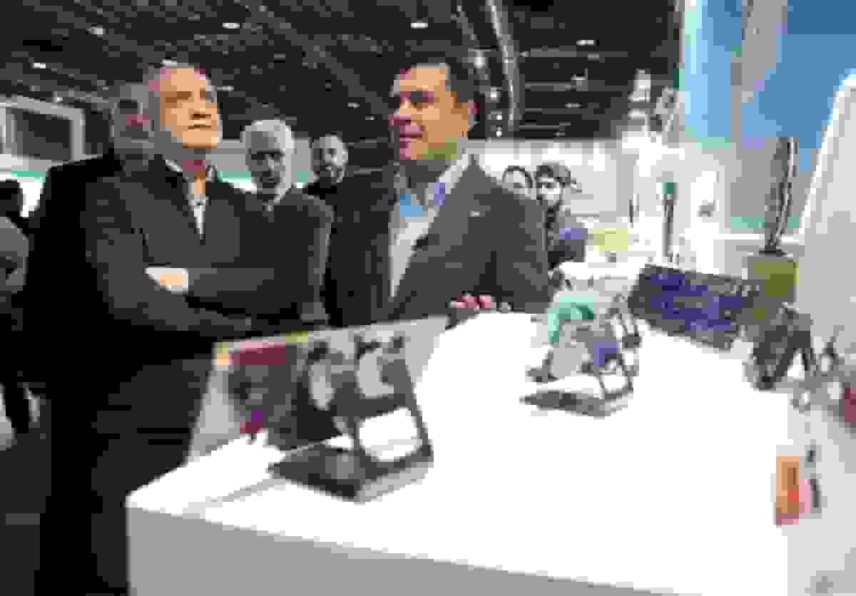 بازدید پزشکیان از نمایشگاه بین‌المللی فناوری نانو