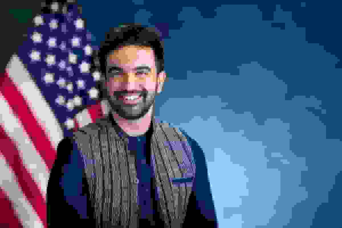 هواداران زهران ممدانی سوره حمد برای پیروزی او می‌خوانند