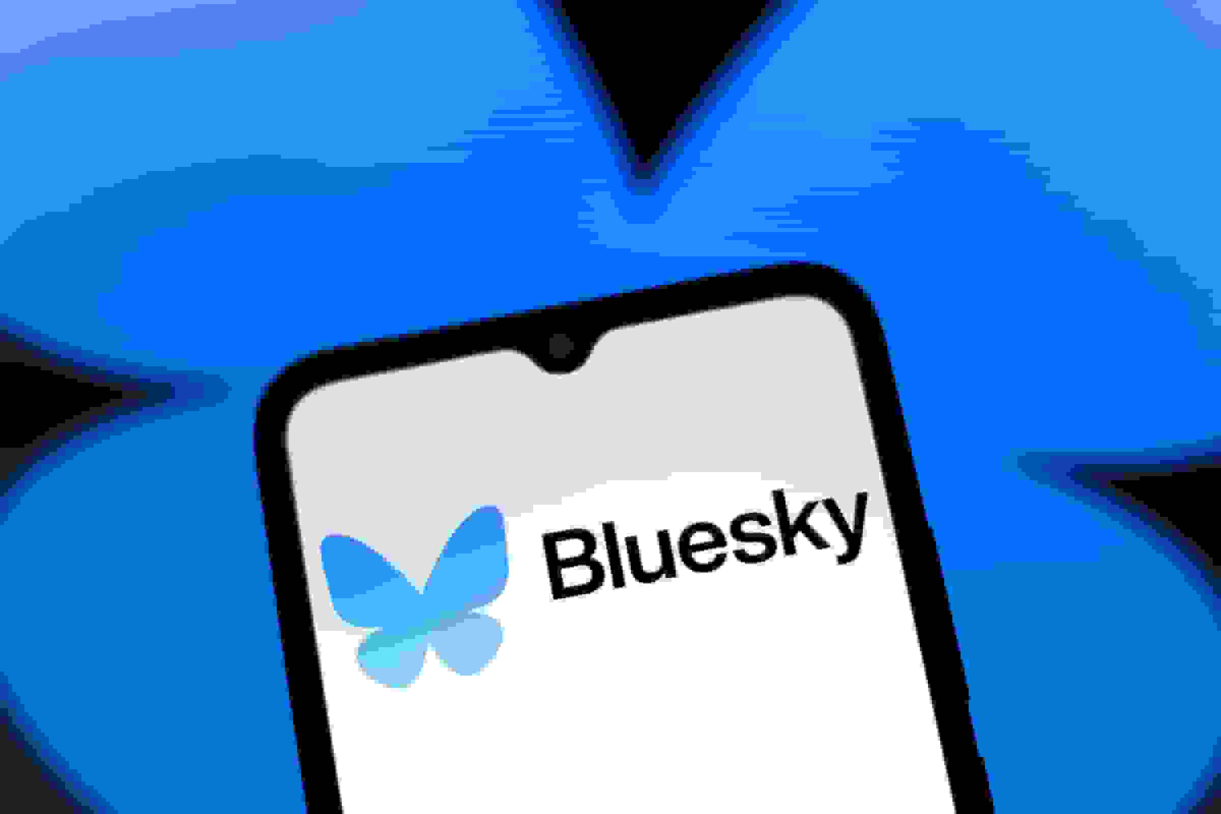 تعداد کاربران بلواسکای به ۴۰ میلیون رسید؛ آزمایش قابلیت جدید دیسلایک