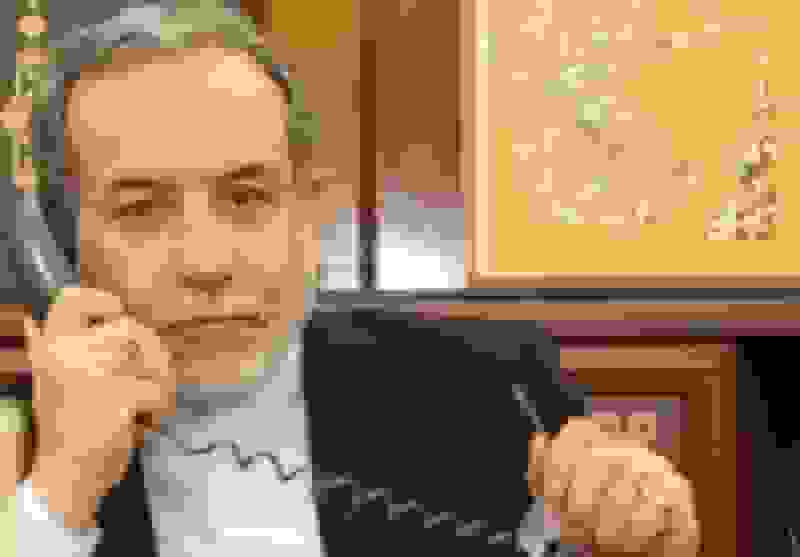 گفتگوی عراقچی با مهدیه اسفندیاری پس از آزادی از زندان فرانسه