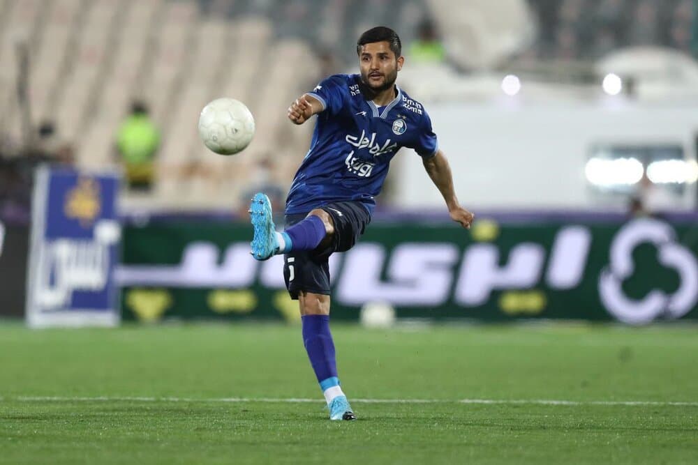واکنش مدافع استقلال به اخراج وحید هاشمیان از پرسپولیس