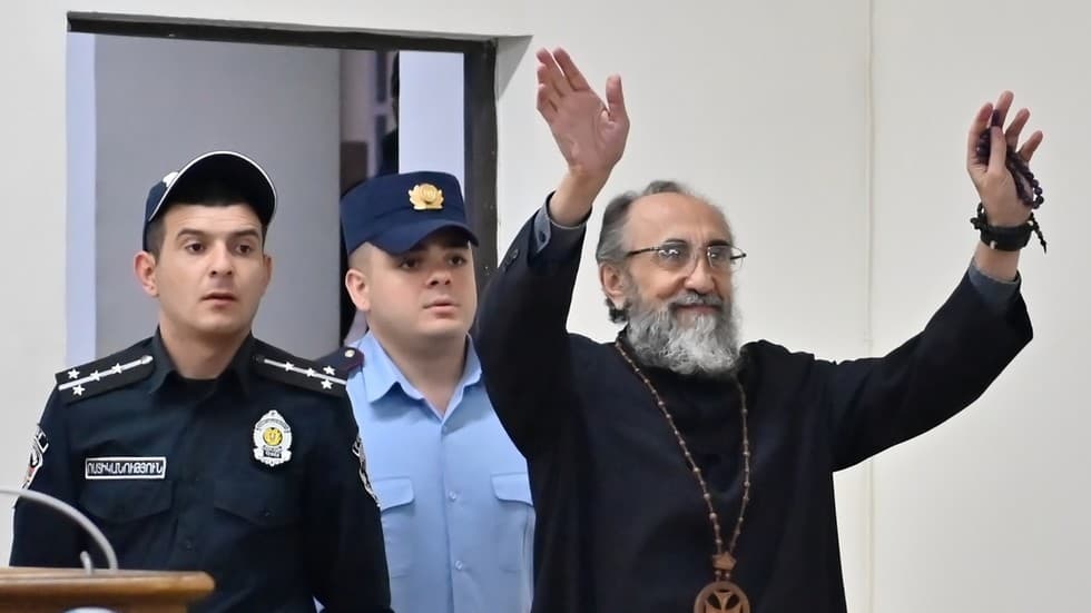 اسقف ارمنی به دو سال زندان محکوم شد