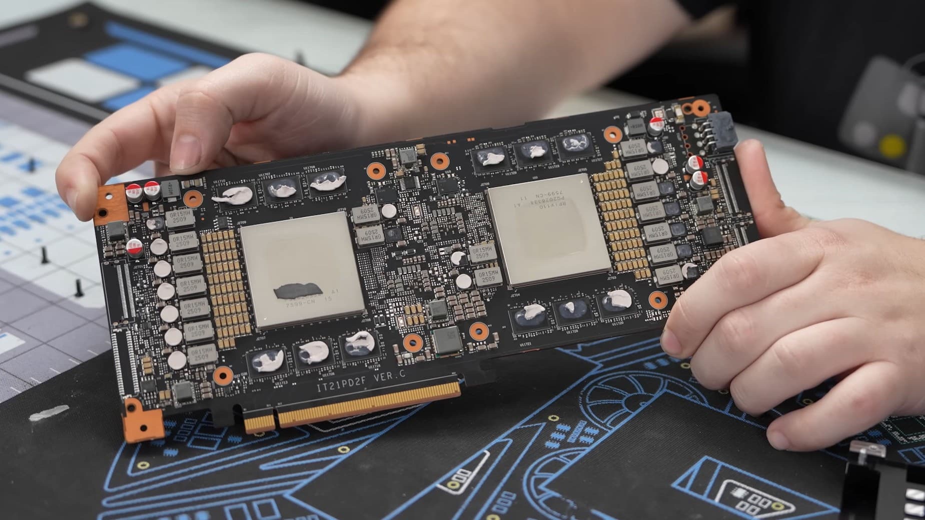 کالبدشکافی کارت گرافیک هوش مصنوعی هواوی Atlas 300I Duo