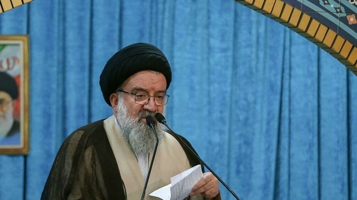 آیت‌الله خاتمی: لحظه غفلت از یاد خدا، لحظه حضور شیطان است
