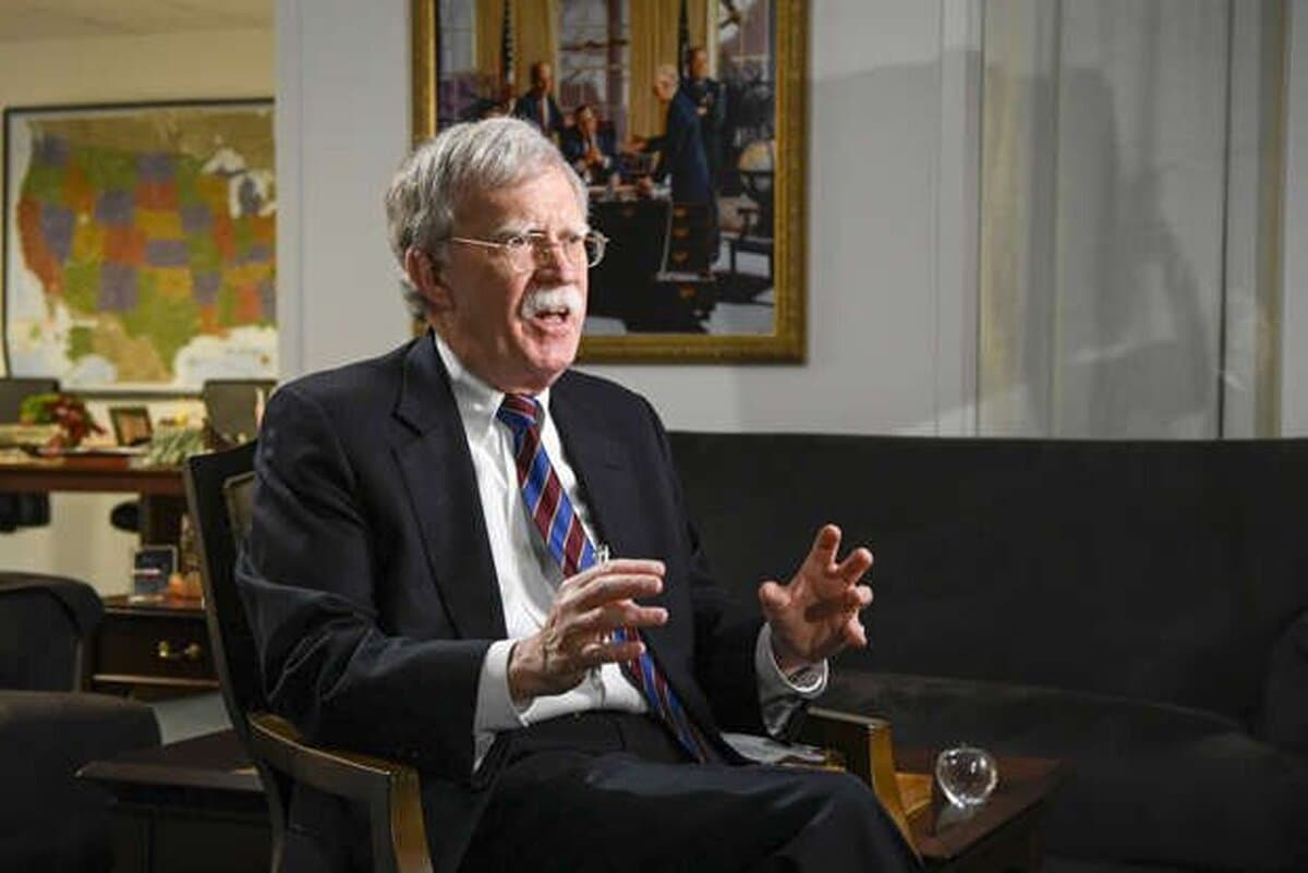 بولتون: ترامپ قادر به تشخیص دوست و دشمن آمریکا نیست