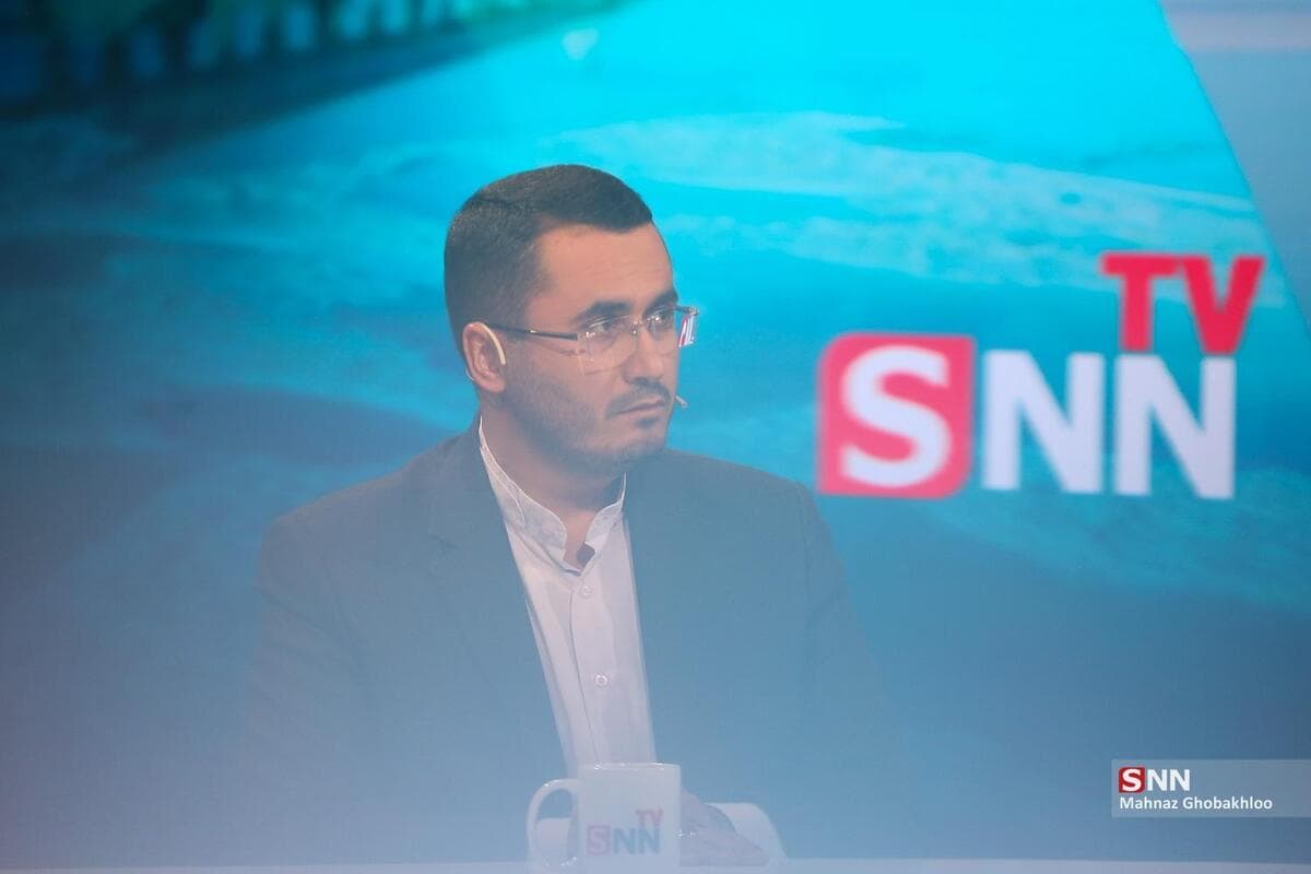 روح‌الله متفکرآزاد: دریاچه ارومیه ممکن است به معدن نمک تبدیل شود