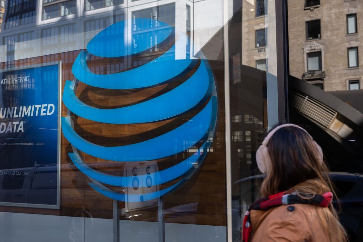 AT&T با تبلیغات بیشتر مشترکین موبایل و اینترنت جذب کرد