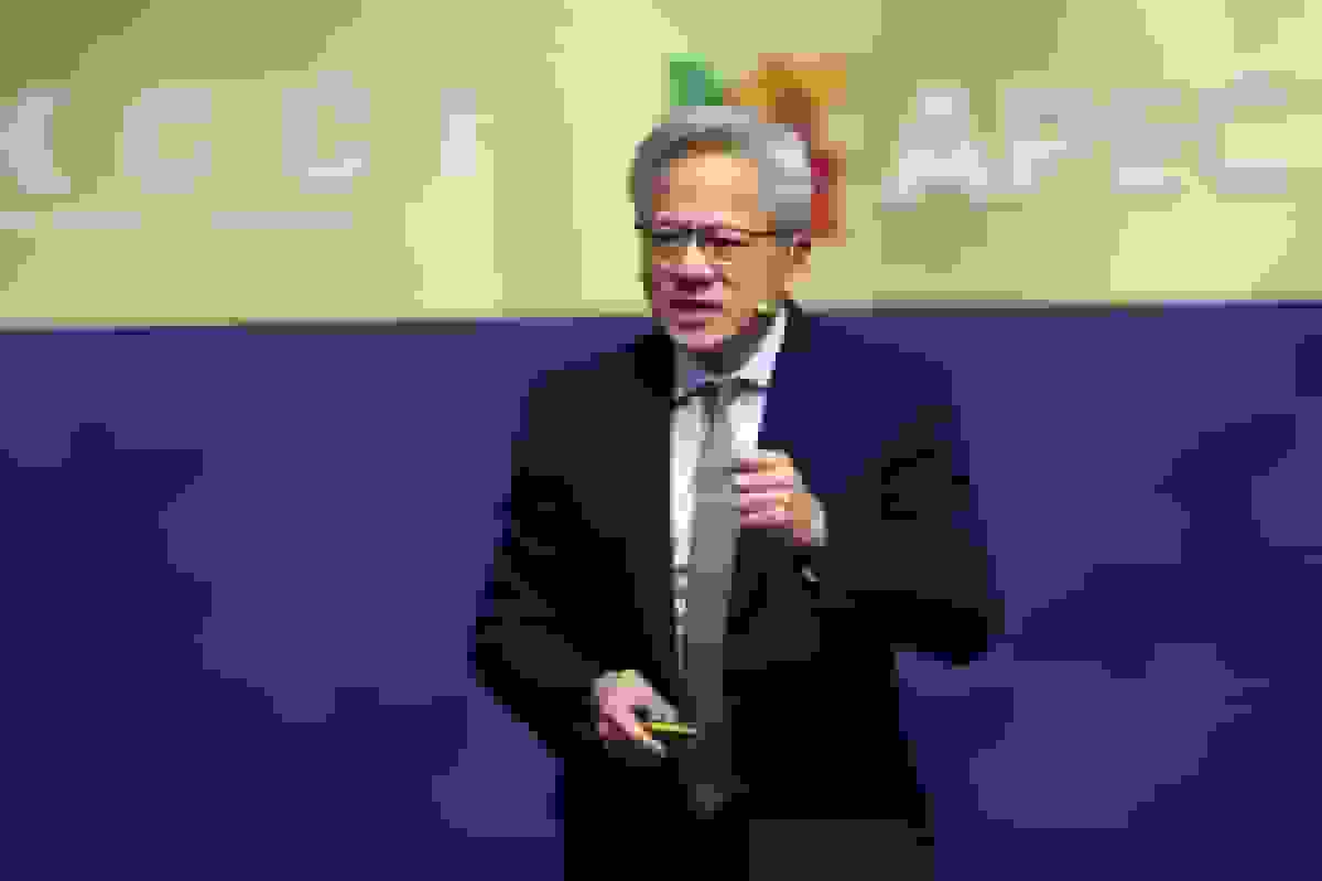 انویدیا هنوز امیدوار به فروش تراشههای بلکول به چین است، هوانگ میگوید