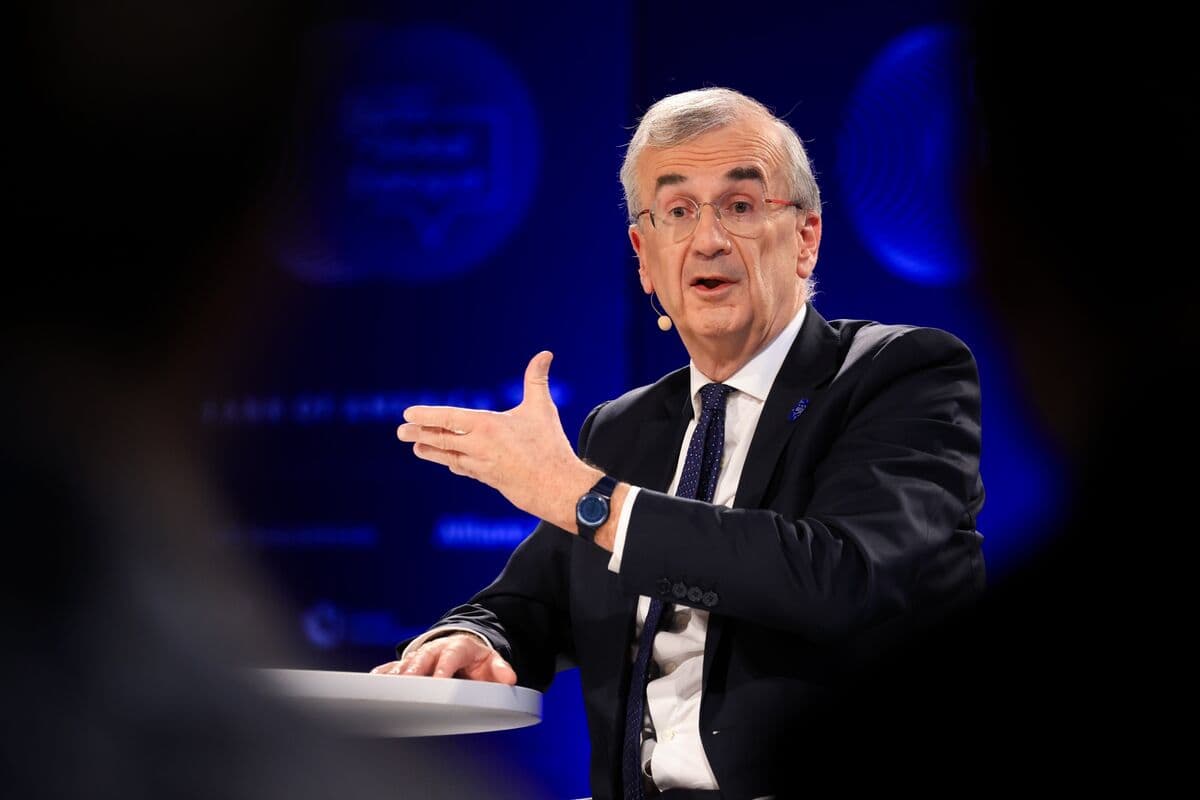 رئیس بانک فرانسه: کسری بودجه 2026 باید زیر 4.8٪ تولید ناخالص داخلی باشد