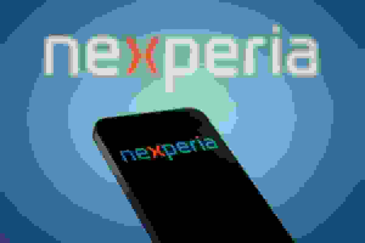 نکستپریا چین ادعا میکند که با وجود توقف عرضه، موجودی کافی دارد