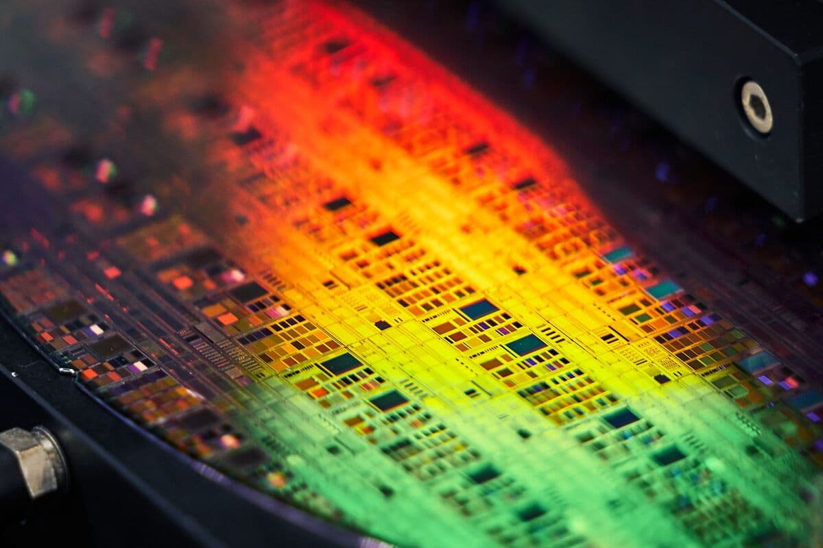 پیشبینی فروش STMicro از برآورد تحلیلگران کمتر است؛ بهبود صنعت نیمههادی متوقف شده