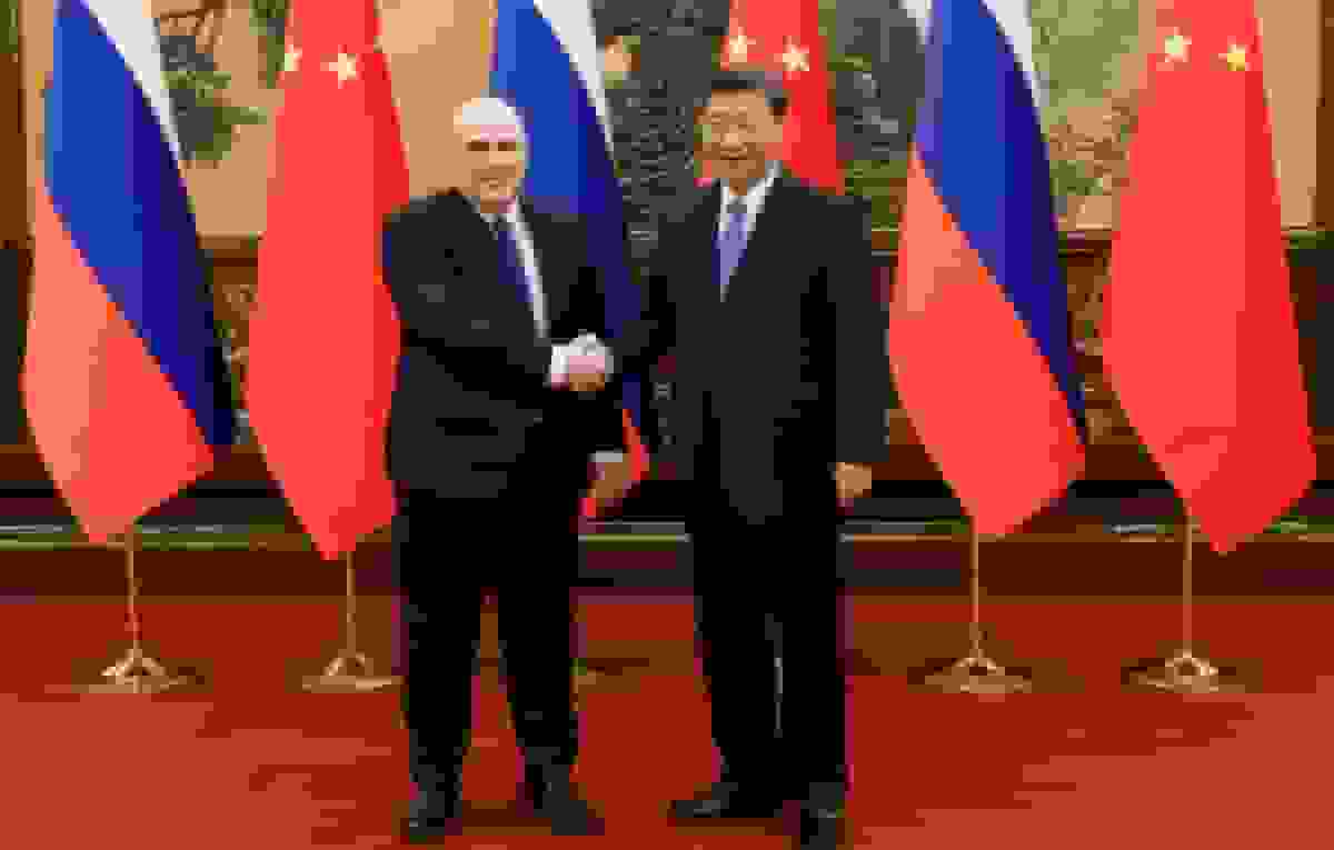 دیدار نخستوزیر روسیه با شی جینپینگ در پکن