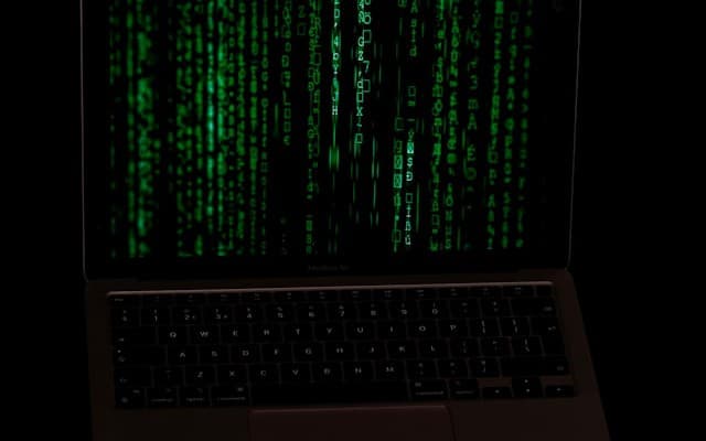 پیلیرایت برای برنامههای زمانواقعی: تست وبساکت و جریانهای داده زنده