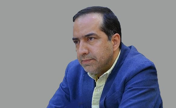 خاموش یا خودنما؟ تنظیم چگالی سازمانی توسط مدیر ارشد