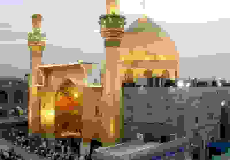 سیاهپوشی و نصب کتیبه ویژه سالروز شهادت حضرت فاطمه (س) در حرم امیرالمومنین (ع)