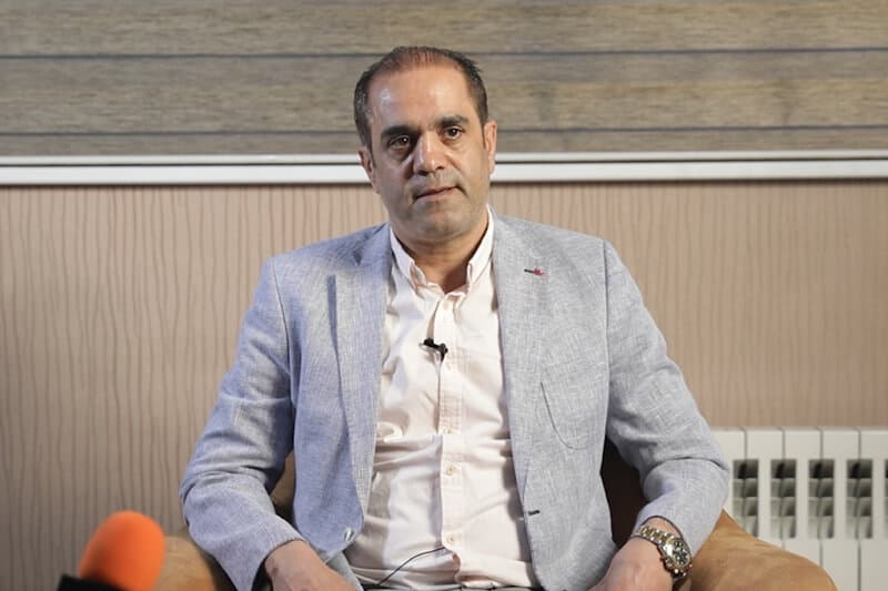 بهنام ابوالقاسمپور با انتشار عکس سلفی از آزادی پژمان جمشیدی ابراز خوشحالی کرد