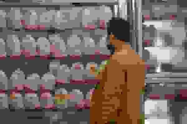 بازار دهدشت؛ کمبود مرغ و ماهی و عدم اجرای مصوبات تنظیم بازار