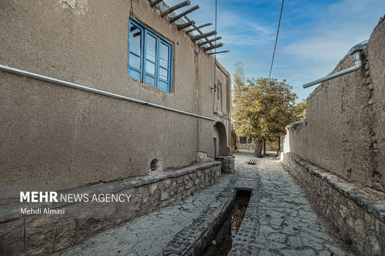 بیات منش: شناسایی ۲۵ روستای هدف گردشگری در استان زنجان