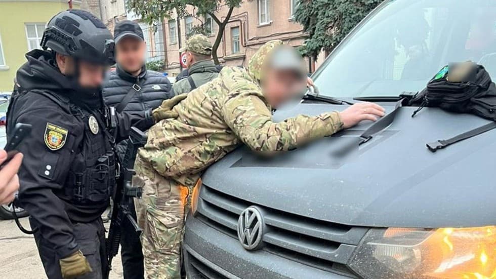 دستگیری سربازان اوکراینی به اتهام شکنجه و اخاذی از غیرنظامیان