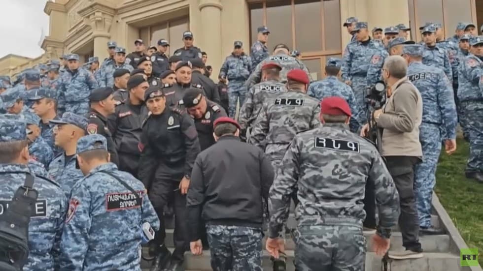 شهردار مخالف ارمنی در بازداشت پیش از محاکمه قرار گرفت