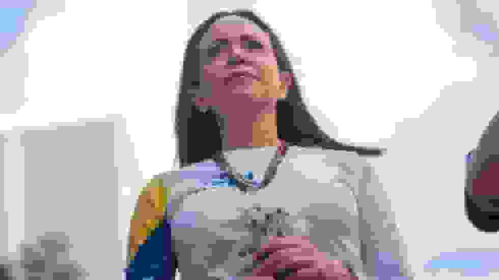 برنده جایزه صلح نوبل خواستار حمله نظامی به کشور خود شد