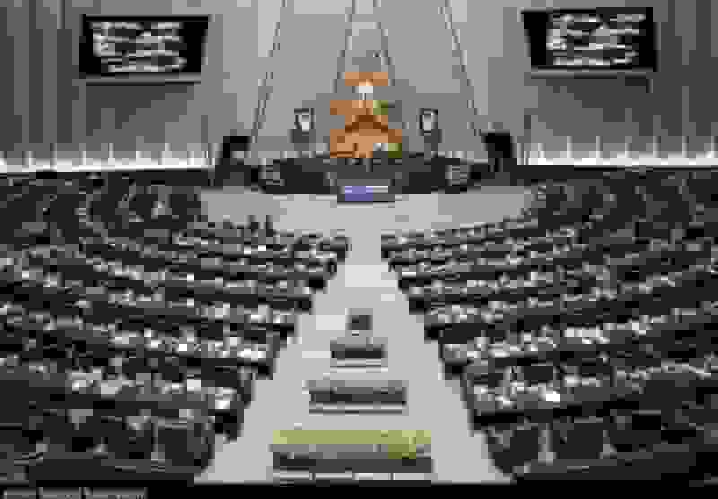 انتقاد سخنگوی هیأت رئیسه مجلس از گرانیها و درخواست ورود قوه قضائیه