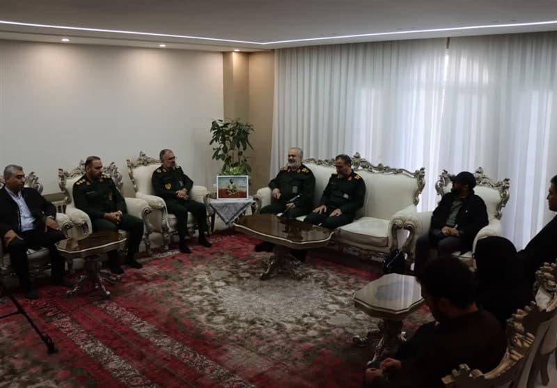 دیدار جانشین فرمانده کل سپاه با خانواده شهید تازه تفحص شده گلستانی