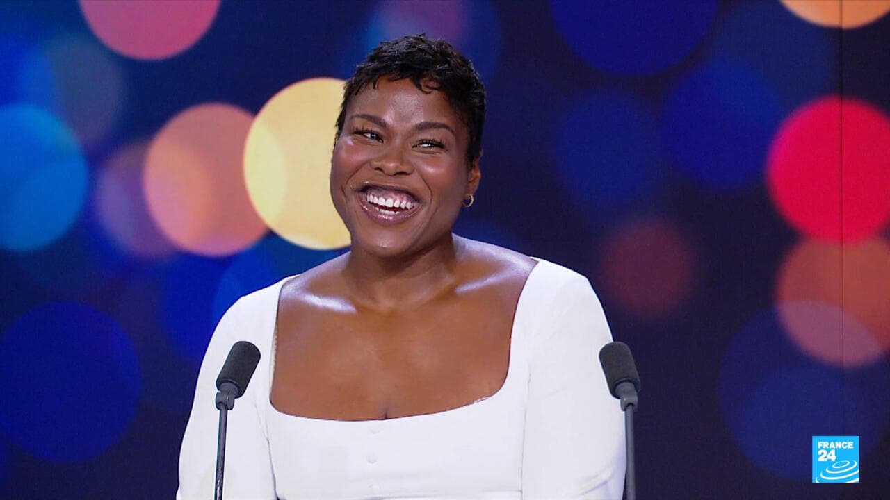 زبان شاعرانه و آثار هنری بیقاعده پرشیوس اوکویومون