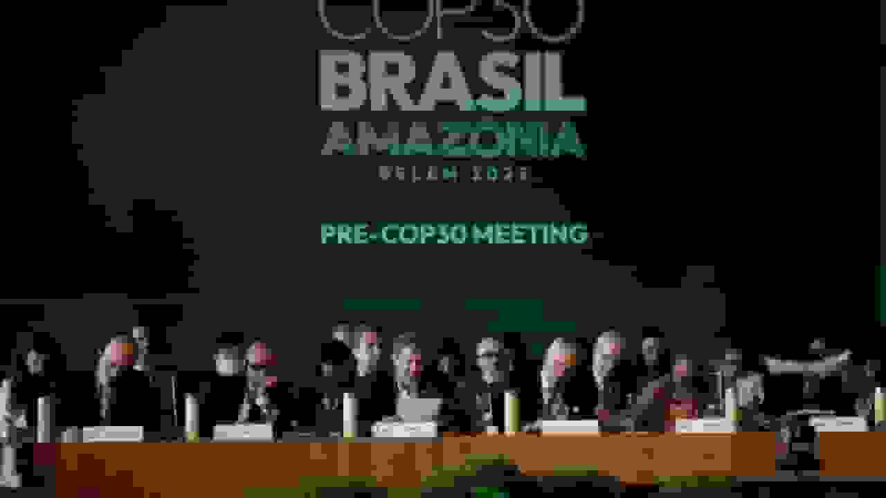 وزرای محیط زیست اتحادیه اروپا در تلاش نهایی برای تعیین اهداف انتشار کربن قبل از COP30 در برزیل