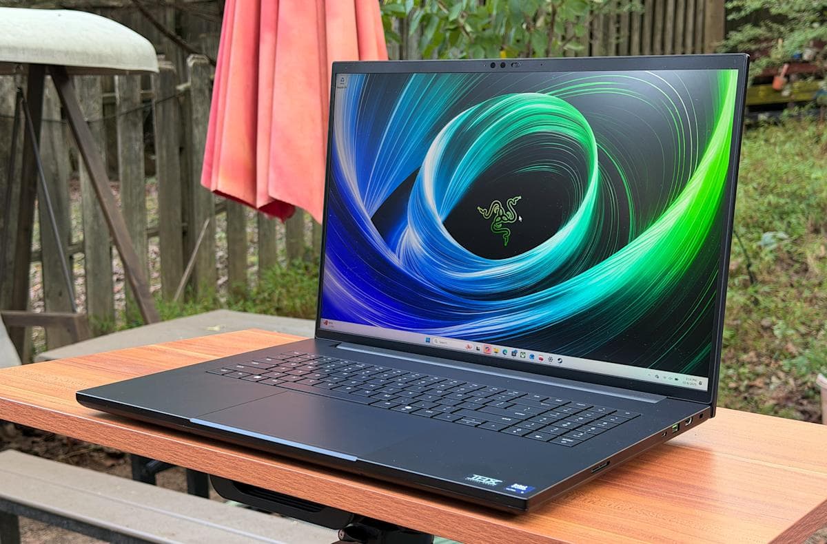 بررسی Razer Blade 18 (2025): لپتاپ گیمینگ 18 اینچی با حداکثر عملکرد