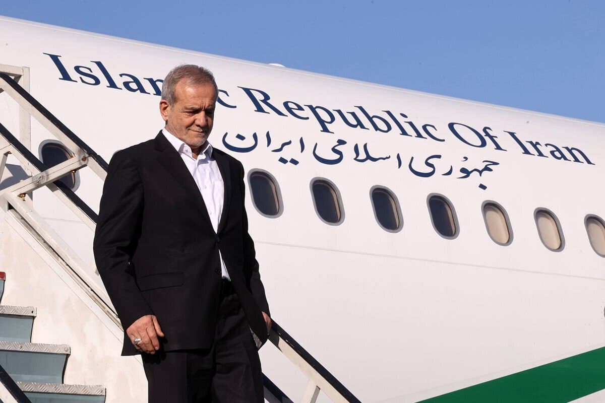 ورود رئیس جمهور به هرمزگان و دیدار با مسئولان استانی