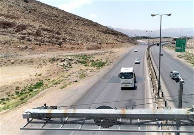 ثبت بیش از ۲۲ میلیون تردد در محورهای ورودی و خروجی فارس