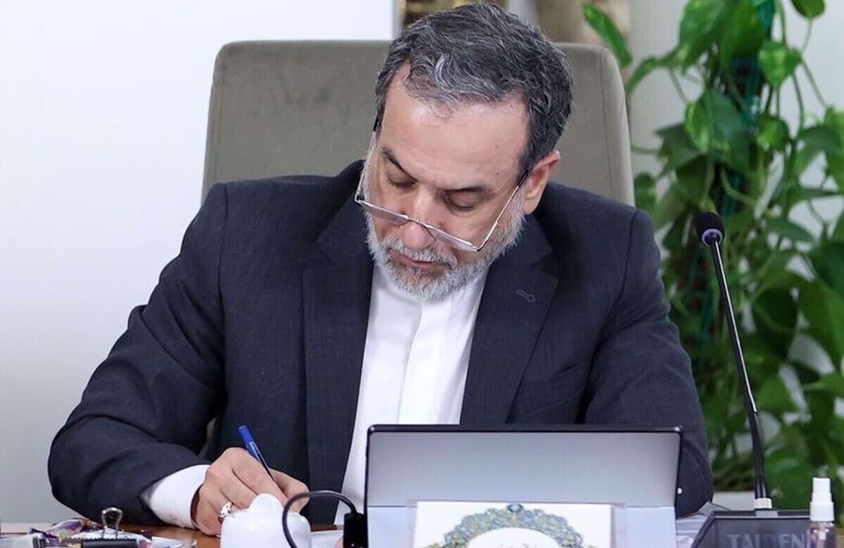 تبریک وزیر امور خارجه به قهرمانی تیم ملی وزنهبرداری ایران