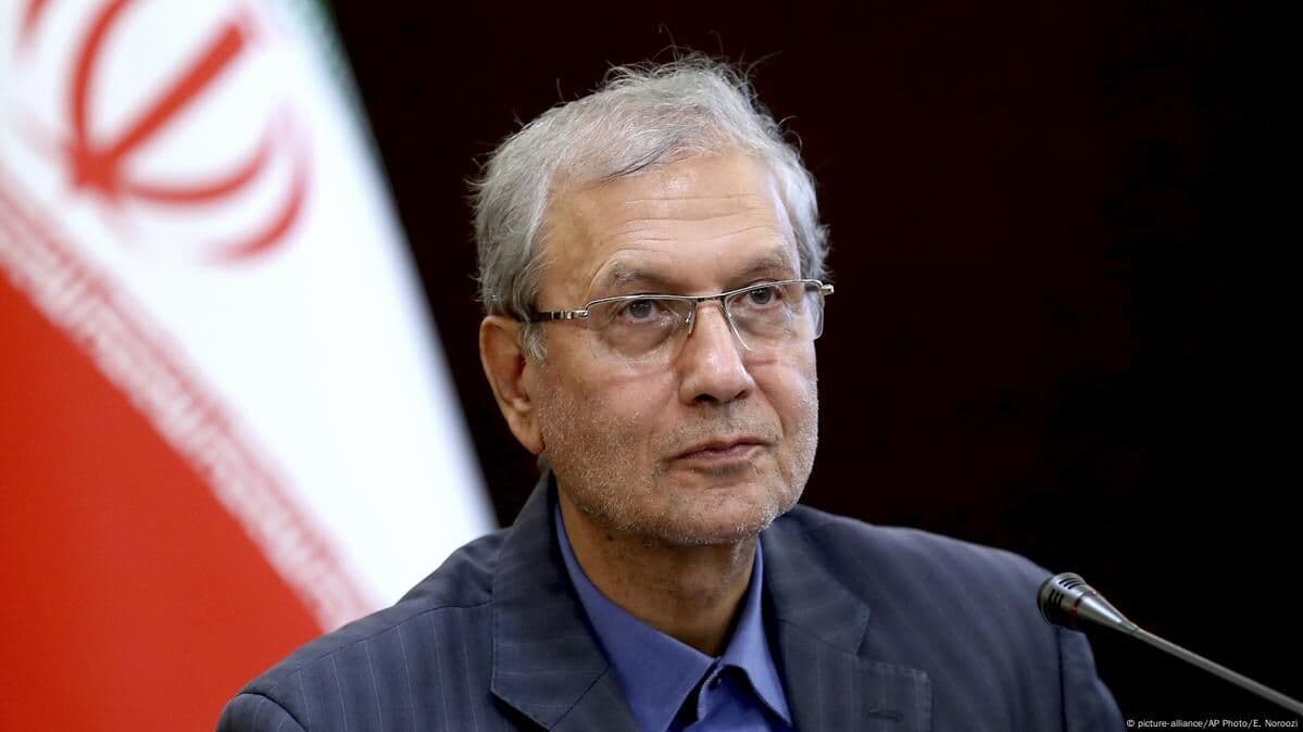 انتقاد علی ربیعی از عدم دسترسی نابینایان به رشتههای تحصیلی و نرخ بیکاری ۶۰ درصدی