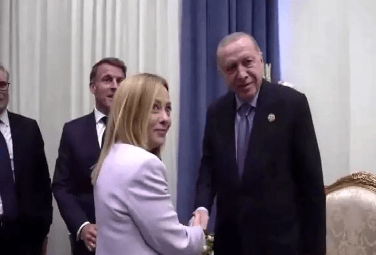 توصیه عجیب اردوغان به نخستوزیر ایتالیا: باید سیگار را ترک کنی!