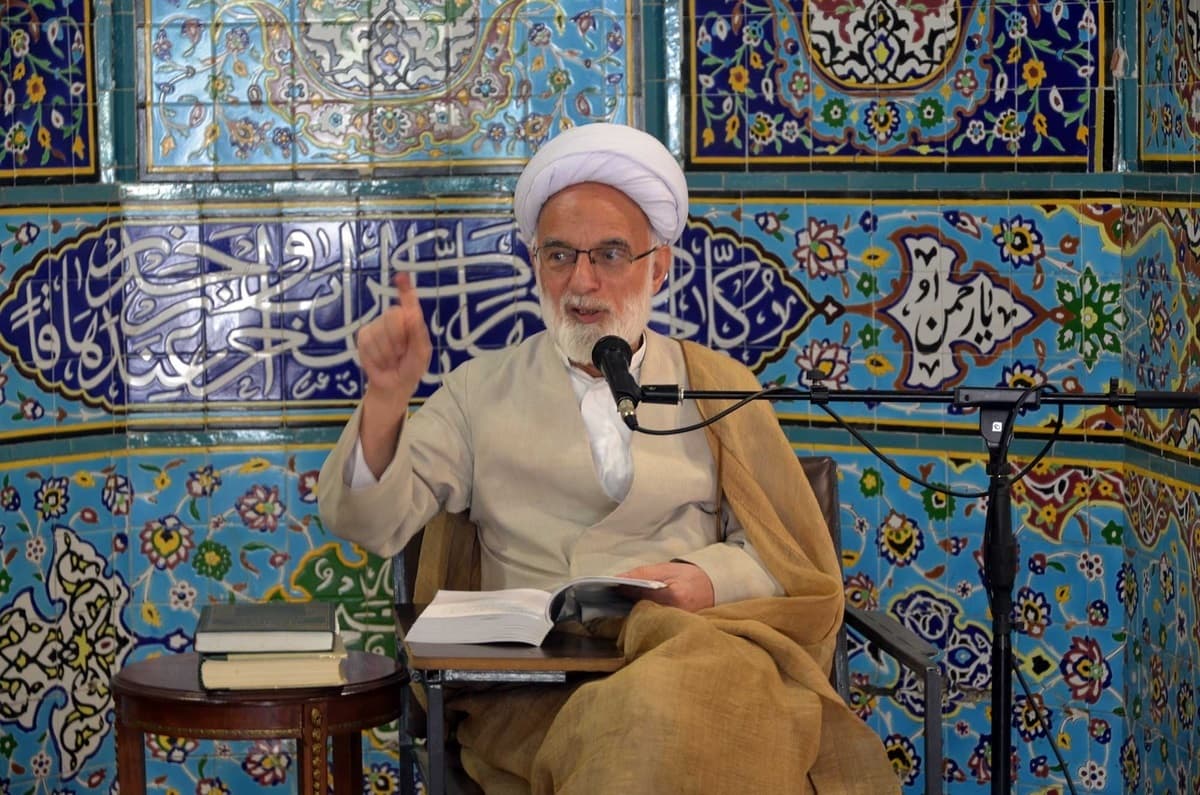 مسیر آبادانی از تولید، مبارزه با فساد و انرژیهای پاک میگذرد