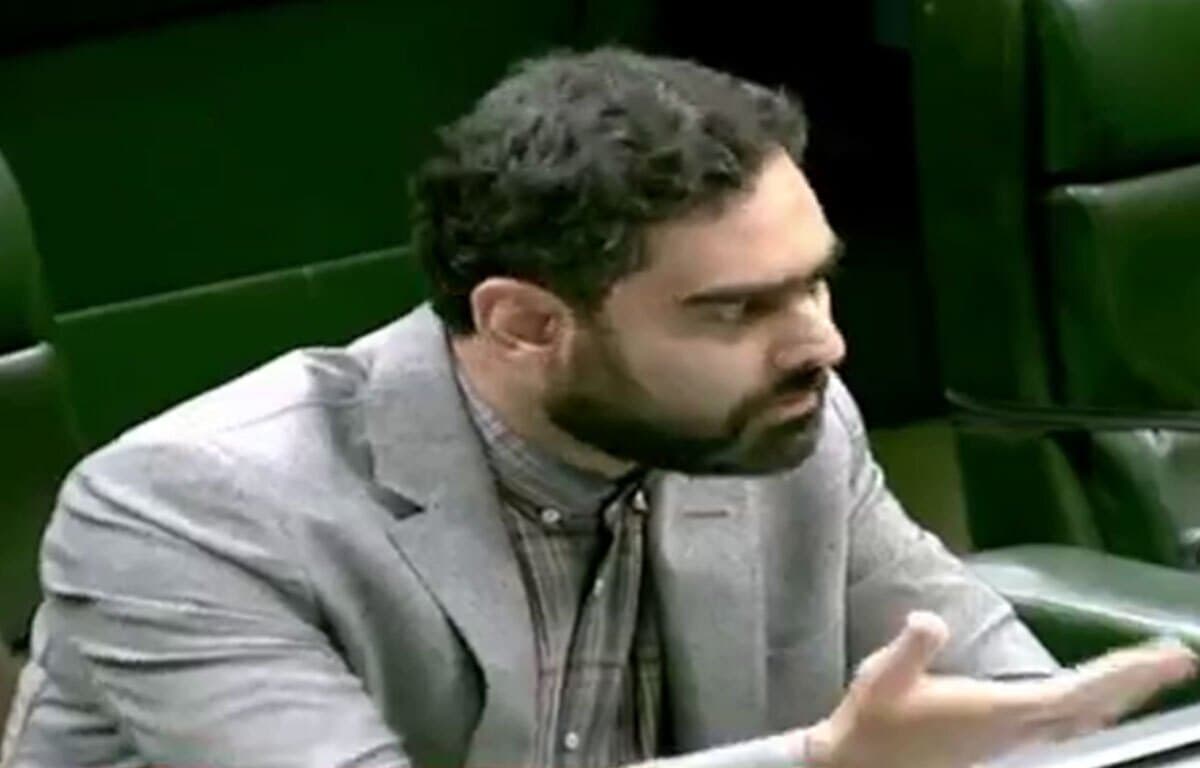 بحث سه نرخی شدن بنزین با افزایش ۳۰۰ تا ۵۰۰ درصدی؛ هشدار نماینده مجلس درباره بیثباتی کشور