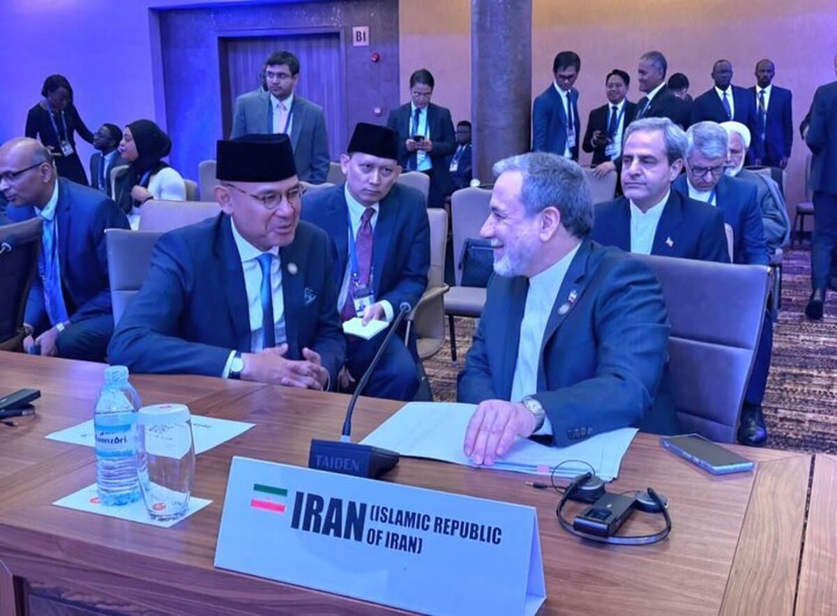 گفتوگوی عراقچی با رئیس هیئت نمایندگی اندونزی در اجلاس عدمتعهد