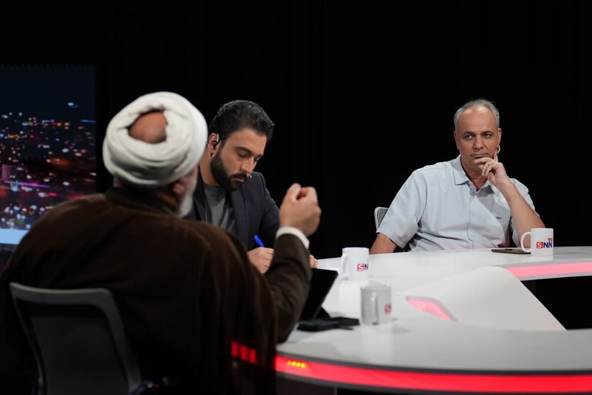 احمد زیدآبادی: حل تخاصم با آمریکا ممکن است منجر به پذیرش حق غنیسازی شود