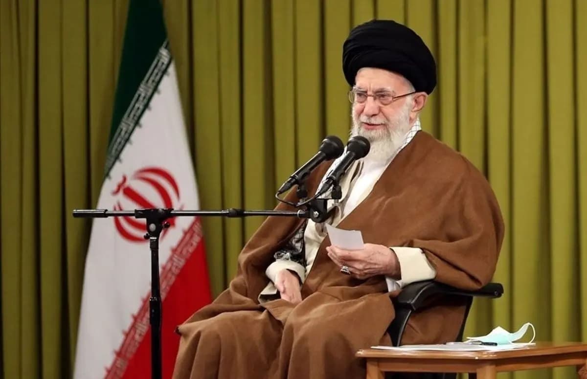 رهبر انقلاب خطاب به رئیسجمهور آمریکا: «اصلاً شما چهکاره هستی؟!»