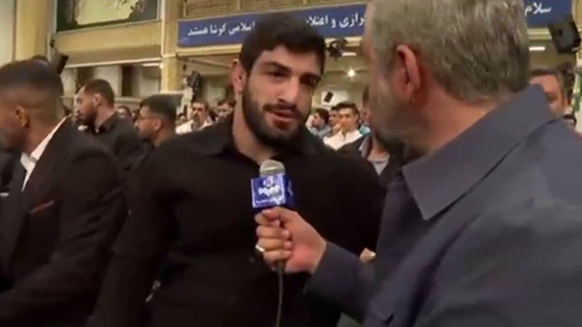 دیدار قهرمانان ورزشی و علمی با رهبر انقلاب اسلامی