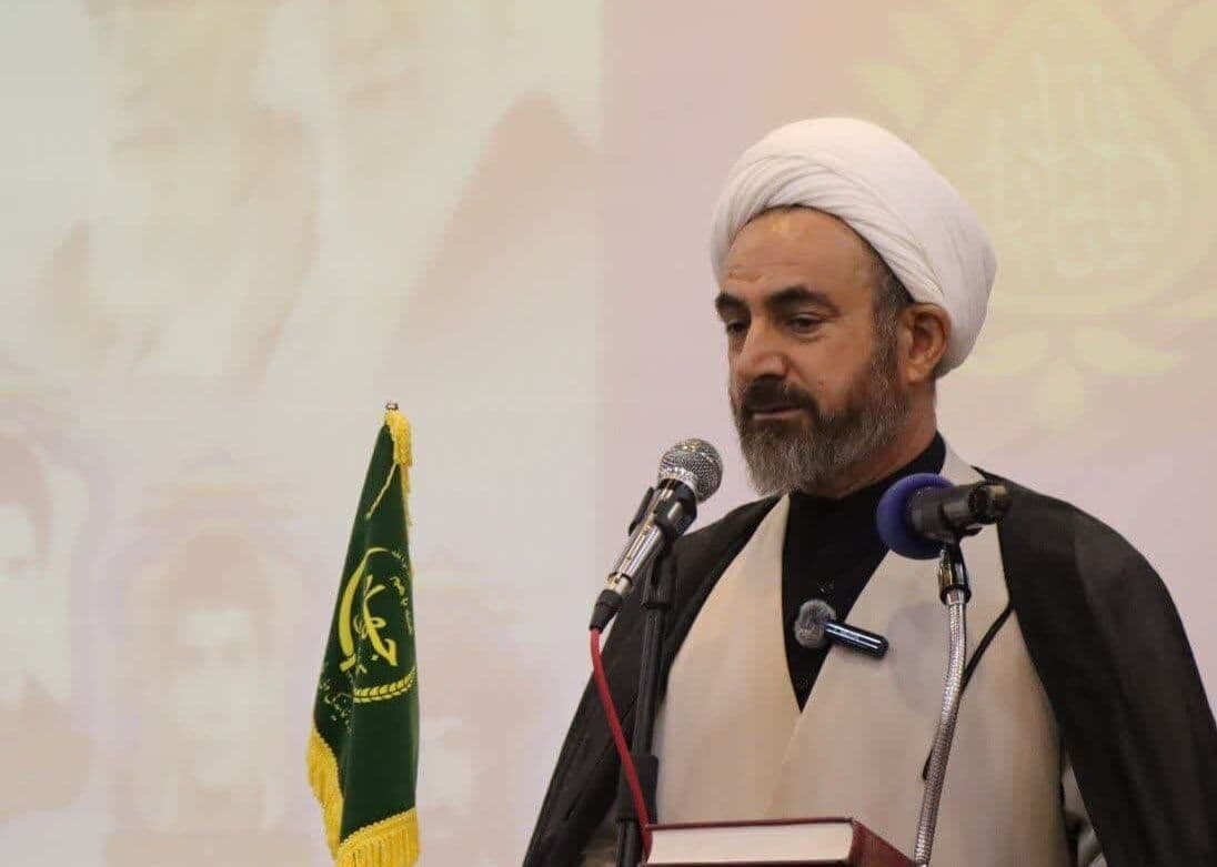 تجلیل نماینده ولی فقیه در ایلام از پرستاران نمونه استان