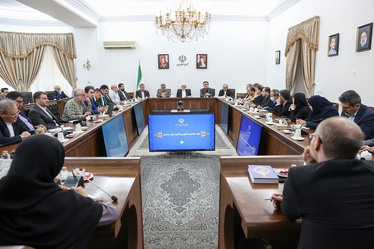 عارف: رعایت اصول اخلاقی در بهکارگیری هوش مصنوعی ضروری است