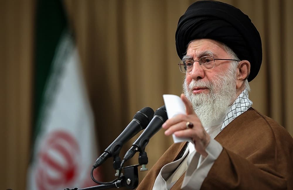 دیدار رهبر انقلاب با دستاندرکاران کنگره بینالمللی میرزای نائینی