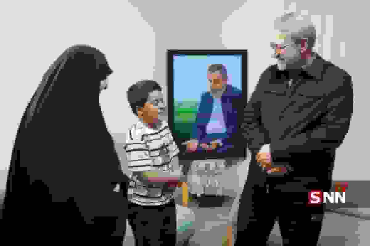 دیدار دبیر شورای عالی امنیت ملی با خانواده شهید سرلشکر سعید ایزدی