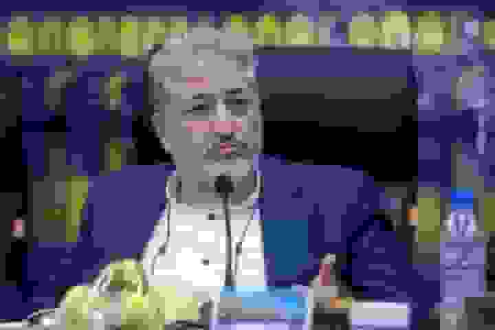 رئیس دانشگاه آزاد: مجوز بازنگری سرفصل رشتههای غیر علوم پزشکی اخذ شد